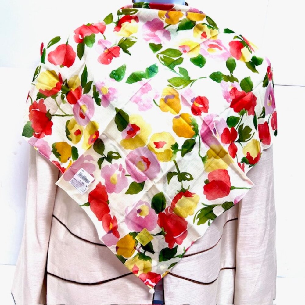 BUNDLE 4: YSL-COURREGES-LIBERTY-SHILLA Scarf/Lg Handker Cott/Silk 24" - 22"(93) - Picture 5 of 16